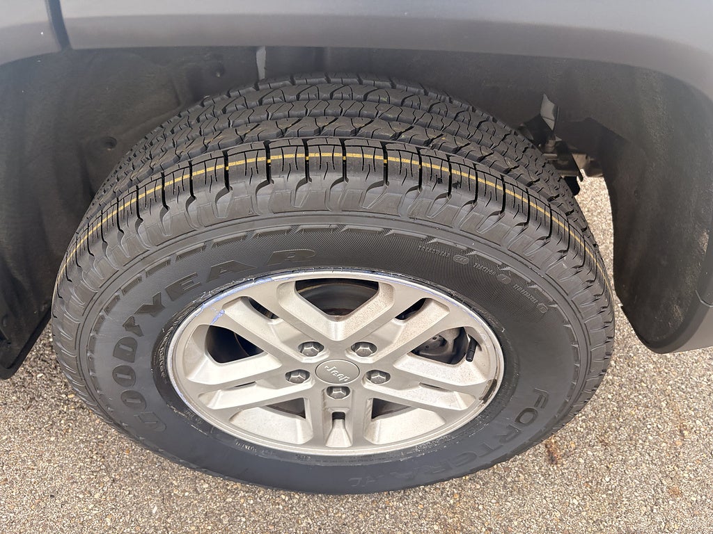 2023 Jeep Grand Cherokee Laredo