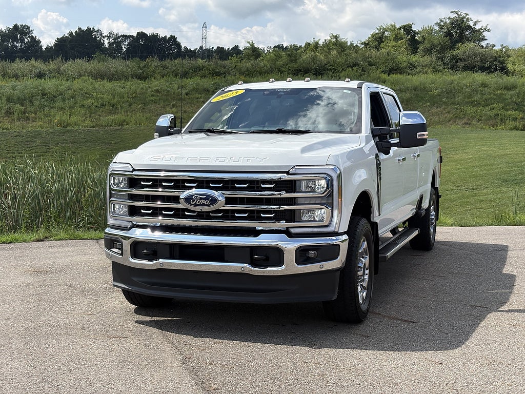 2026 Ford Super Duty F-350 SRW Lariat