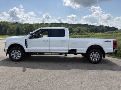 2026 Ford Super Duty F-350 SRW Lariat