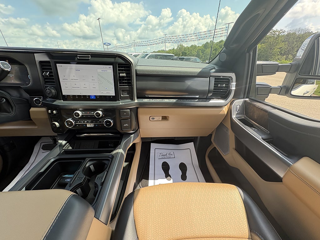2026 Ford Super Duty F-350 SRW Lariat