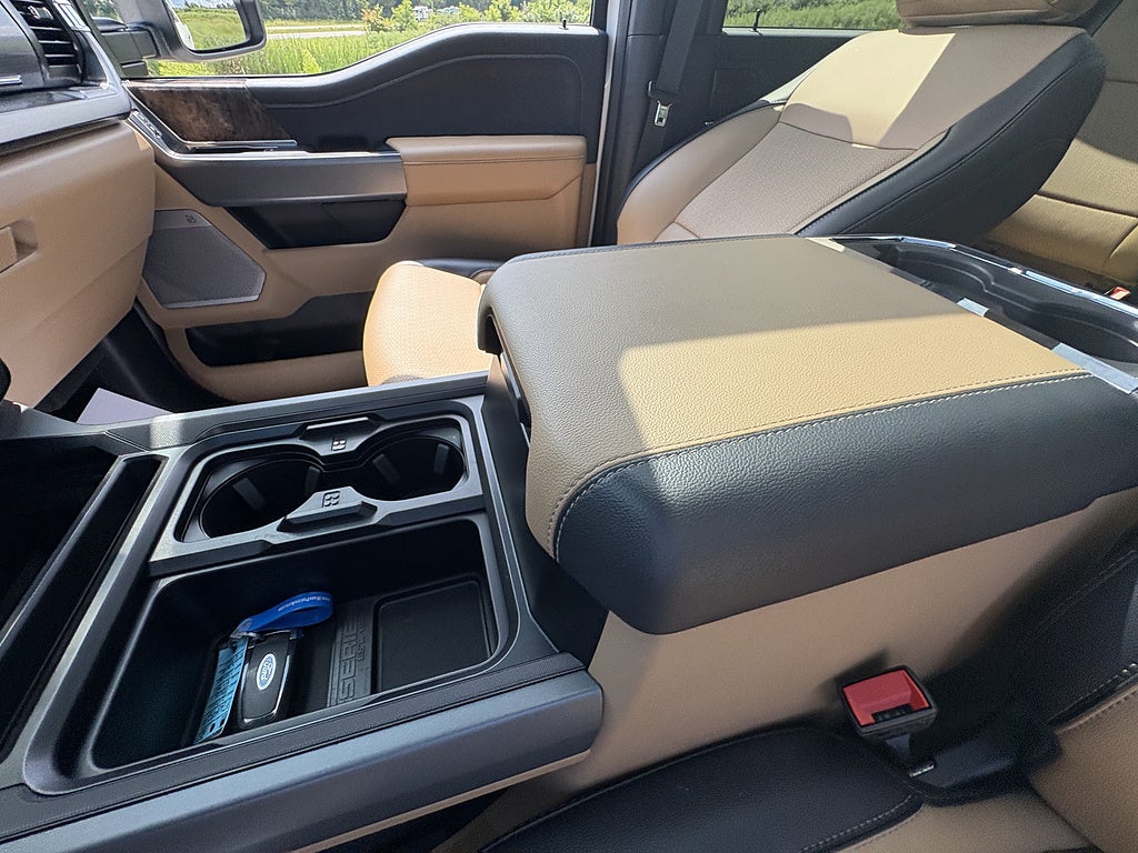 2026 Ford Super Duty F-350 SRW Lariat