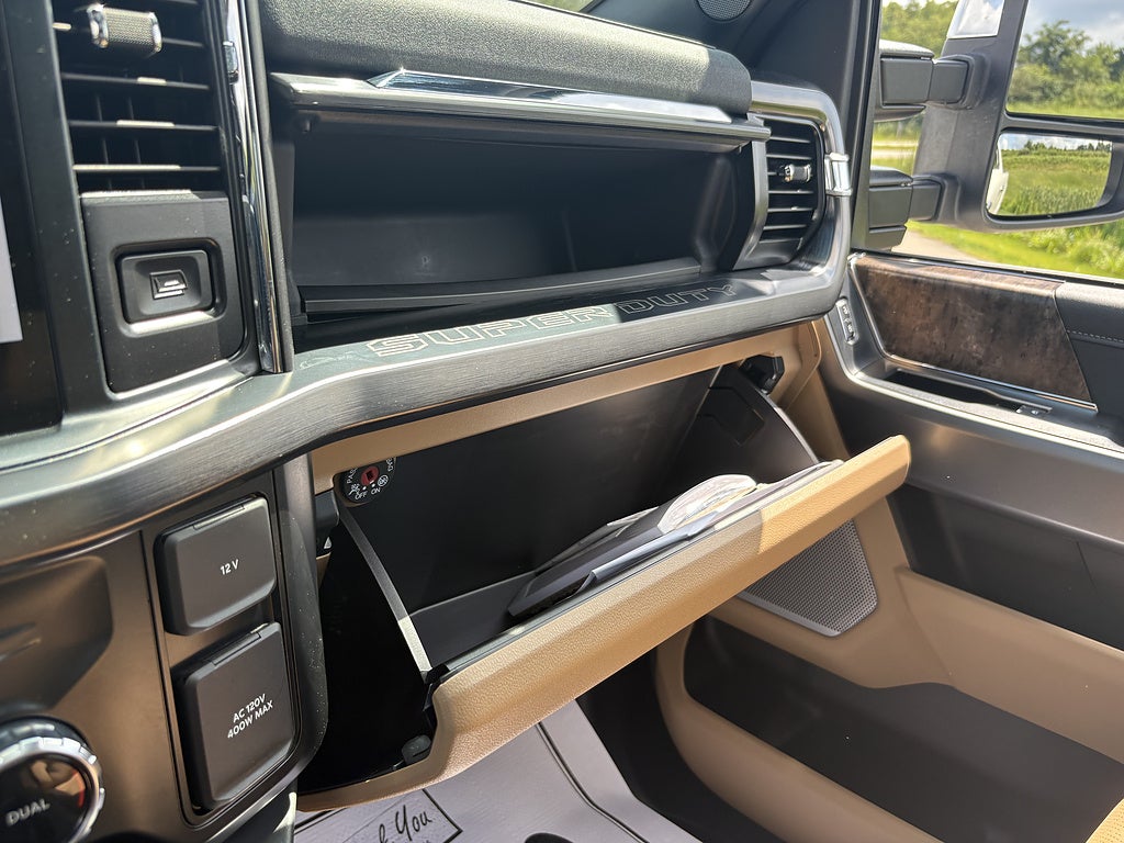 2026 Ford Super Duty F-350 SRW Lariat