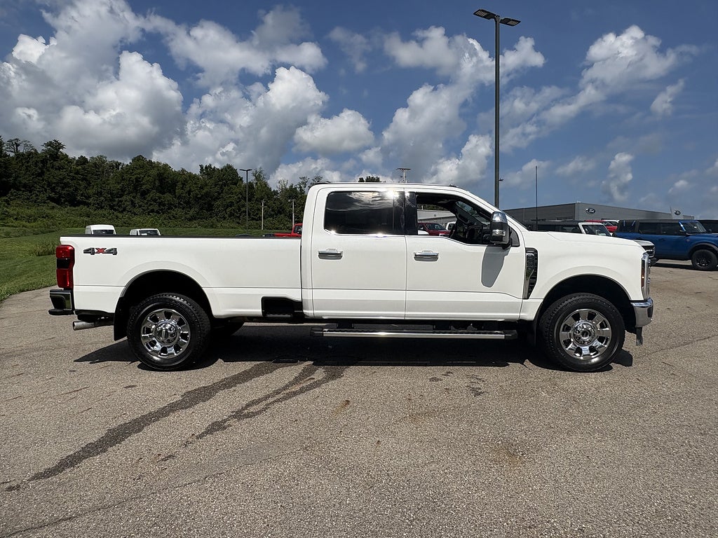 2026 Ford Super Duty F-350 SRW Lariat