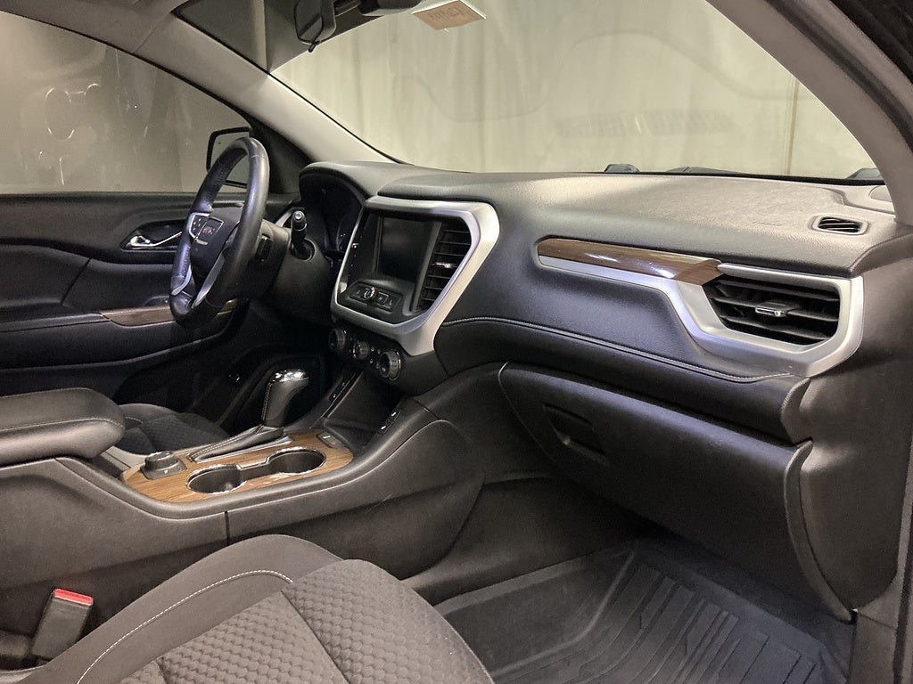 2017 GMC Acadia SLE-2