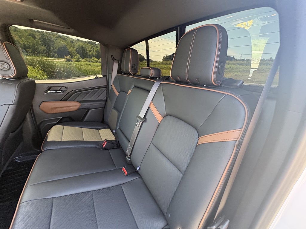 2024 GMC Canyon AT4