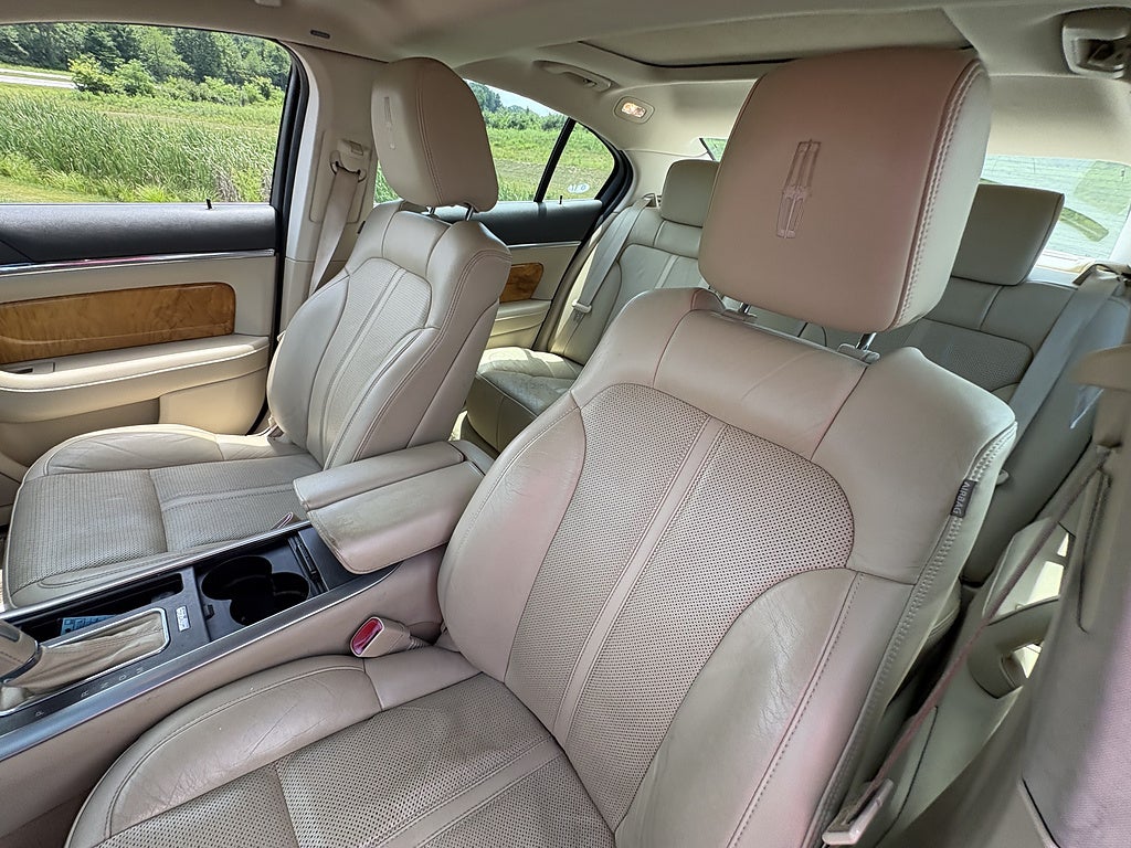 2011 Lincoln MKS Base