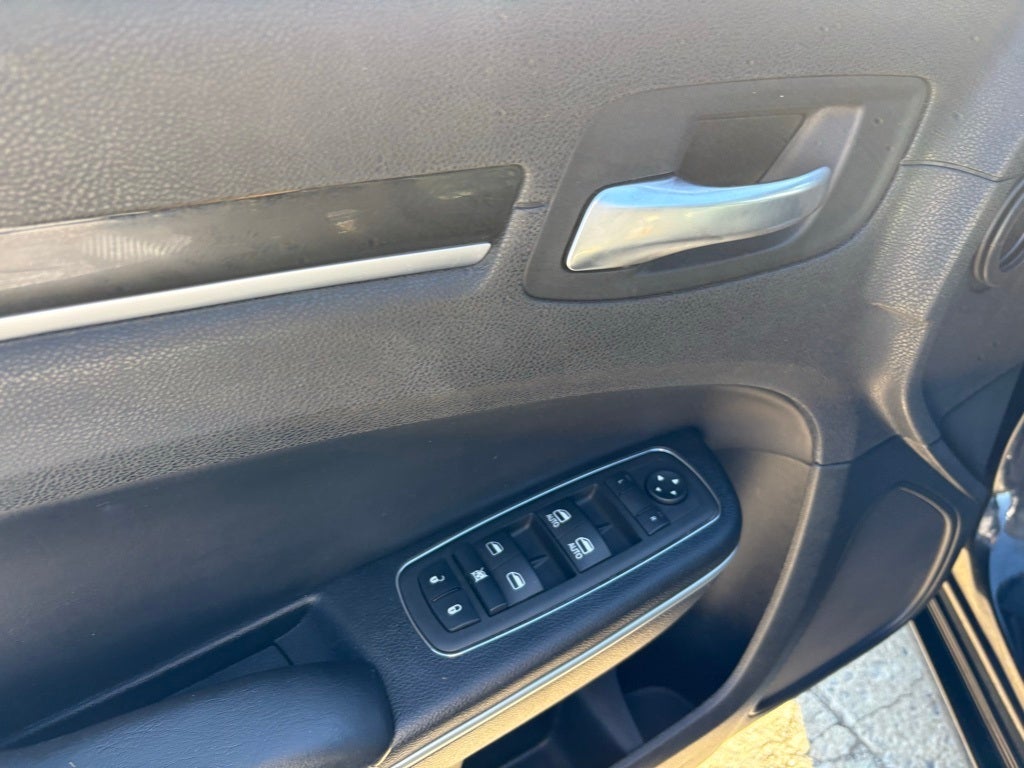 2022 Chrysler 300 S V6