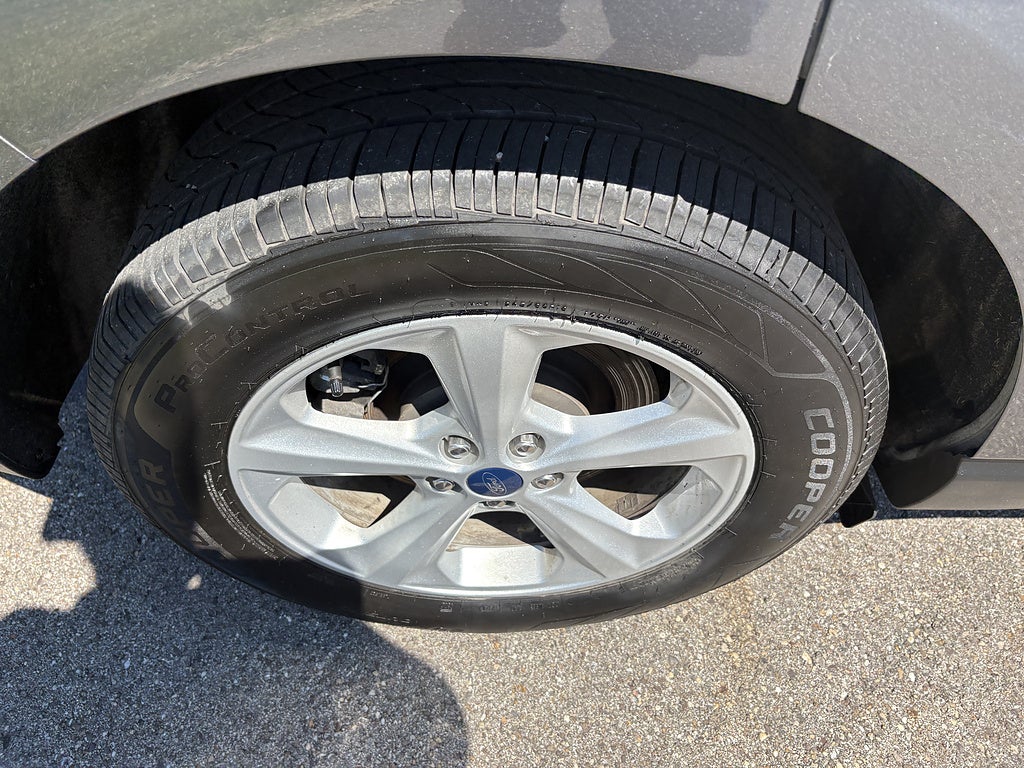 2022 Ford Edge SE