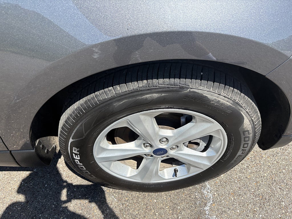 2022 Ford Edge SE