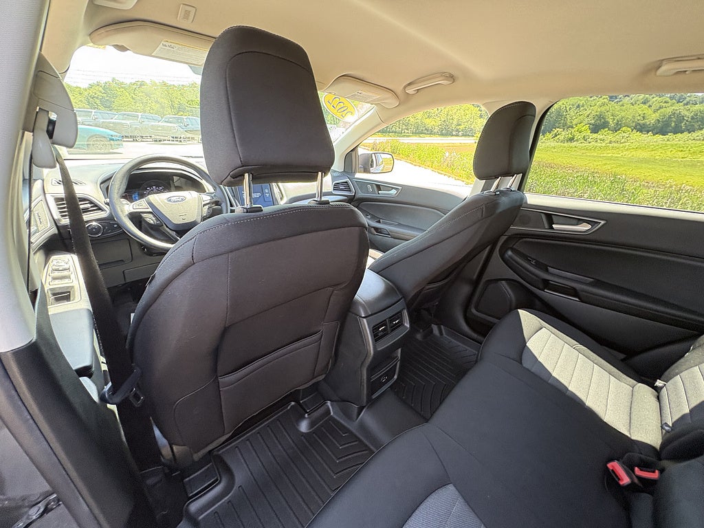 2022 Ford Edge SE