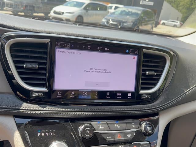 2024 Chrysler Pacifica Hybrid Select