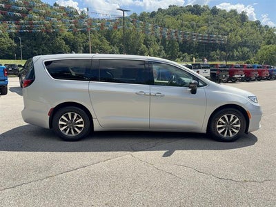 2024 Chrysler Pacifica Hybrid Select