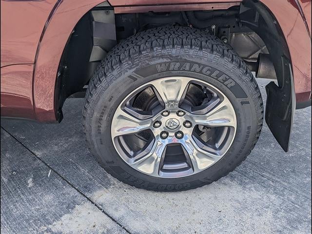 2020 RAM 1500 Laramie Crew Cab 4x4 5'7" Box