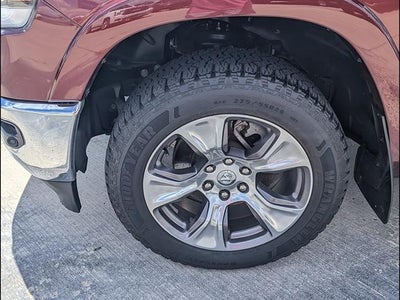 2020 RAM 1500 Laramie Crew Cab 4x4 5'7" Box