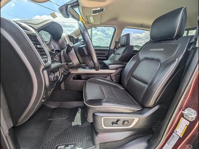 2020 RAM 1500 Laramie Crew Cab 4x4 5'7" Box