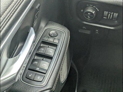 2020 RAM 1500 Laramie Crew Cab 4x4 5'7" Box