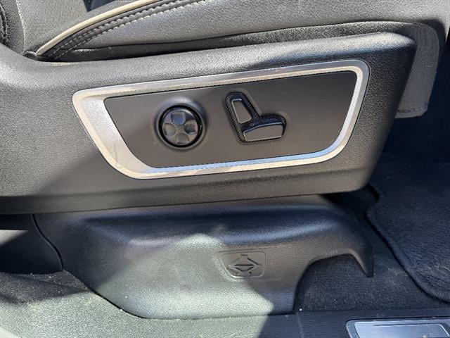 2020 RAM 1500 Laramie Quad Cab 4x4 6'4" Box