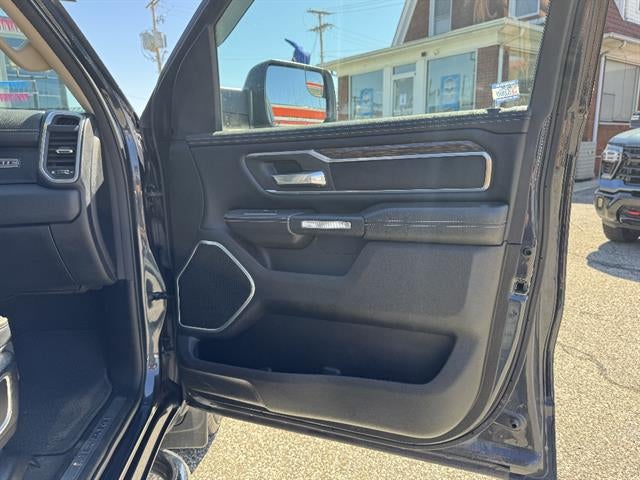 2020 RAM 1500 Laramie Quad Cab 4x4 6'4" Box